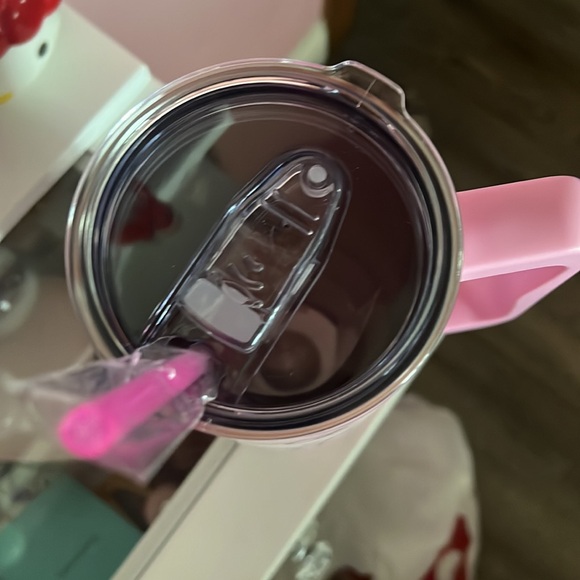 Hello Kitty - Picture 3 of 3